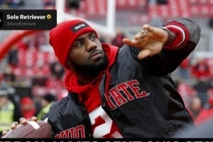 以老詹新一代球鞋为灵感！詹姆斯为俄亥俄州大橄榄球队的专供鞋款