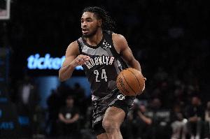 手感冰凉!卡梅隆-托马斯打满首节7投仅1中拿5分 正负值-7 手感冰凉!卡梅隆-托马斯打满首节7投仅1中拿5分 正负值-7