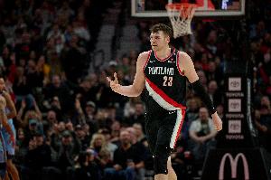 篮板保住下限！克林根首节4中0一分未得 但抢下全队最高6篮板